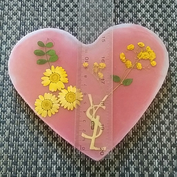 💐Coaster (RESIN)Heart Dried  Flowers - Picture 5 of 5